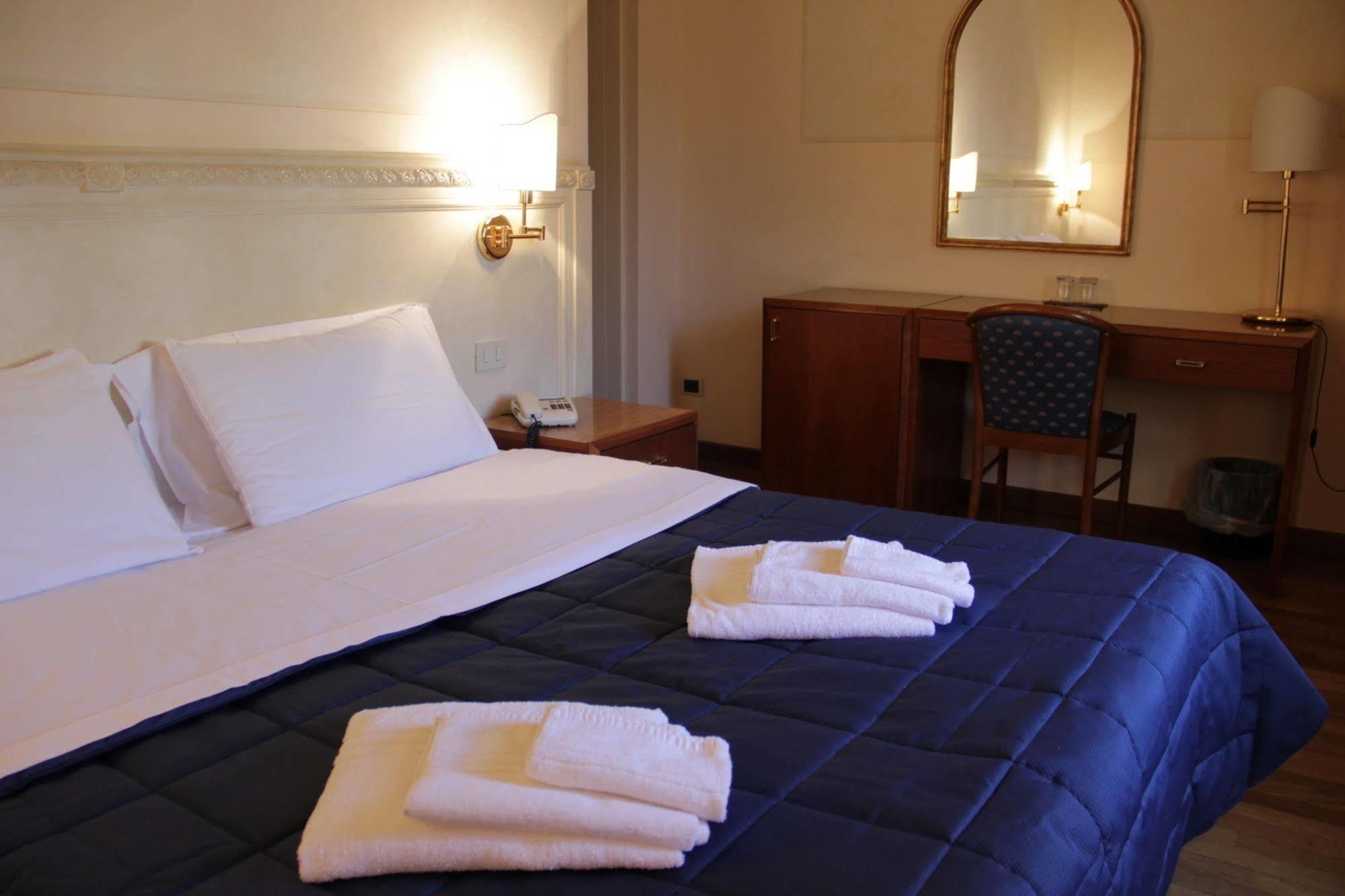 Hotel Posta Cecina  Eksteriør bilde